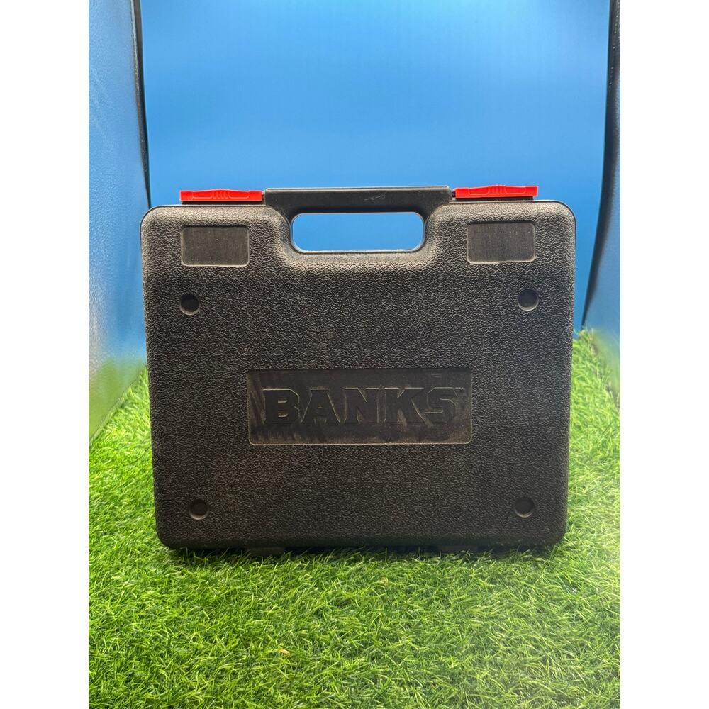 Banks 18 Gauge Pneumatic Brad Nailer Kit with Hard Case & Manual – Model 64140